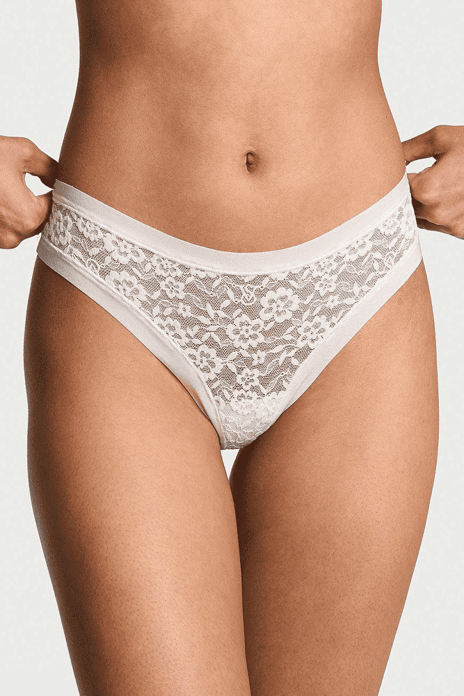 Трусики БЕЗШОВНІ СТРІНГИ WHITE LACE Victoria`s