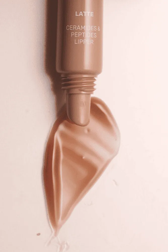 БЛИСК ДЛЯ ГУБ LATTE LIPSS